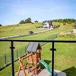 Jaroszowka Z Widokiem Na Gory
