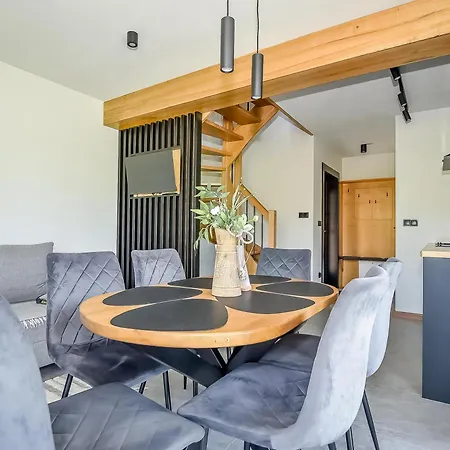 Jaroszowka Z Widokiem Na Gory *