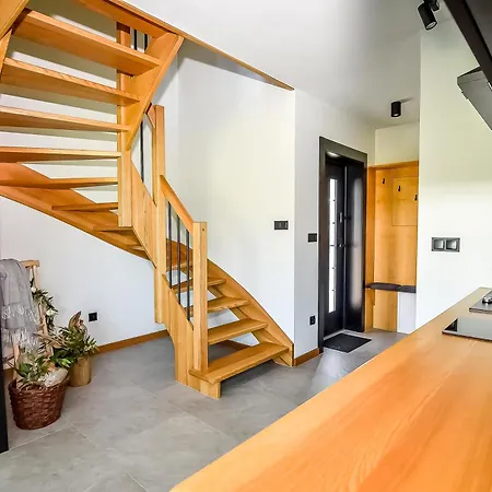 Jaroszowka Z Widokiem Na Gory 木屋 *