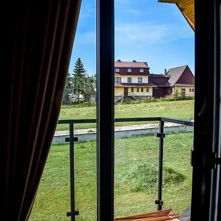 Jaroszowka Z Widokiem Na Gory Alpstuga Zakopane