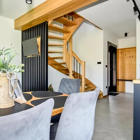 Jaroszowka Z Widokiem Na Gory